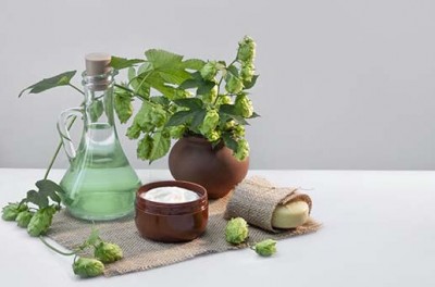 Deep-pore skin care: Hops extract against rosacea